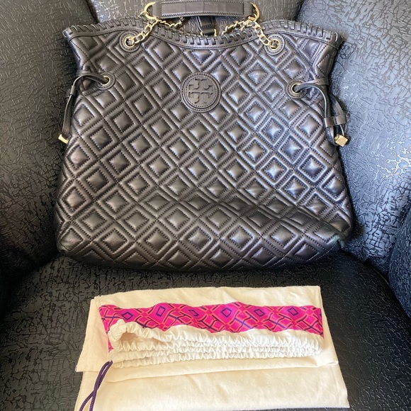 Tory Burch Marion Slouchy Tote - Picture 2 of 10